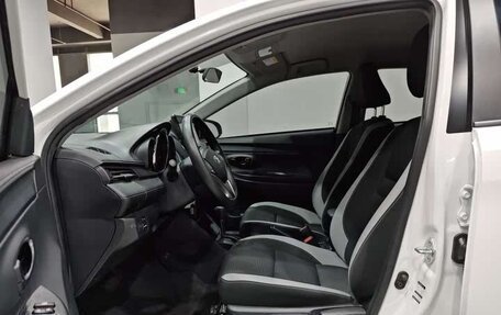 Toyota Yaris XP150 рестайлинг, 2022 год, 1 350 000 рублей, 14 фотография