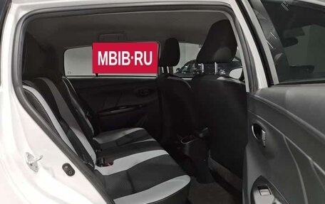 Toyota Yaris XP150 рестайлинг, 2022 год, 1 350 000 рублей, 17 фотография