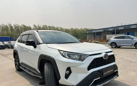 Toyota RAV4, 2022 год, 2 540 027 рублей, 3 фотография