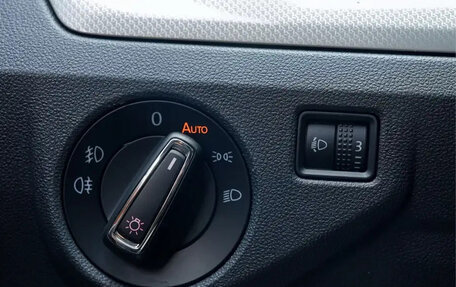 Volkswagen Lavida, 2017 год, 1 150 035 рублей, 21 фотография
