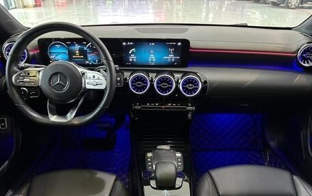 Mercedes-Benz A-Класс, 2022 год, 2 560 000 рублей, 10 фотография