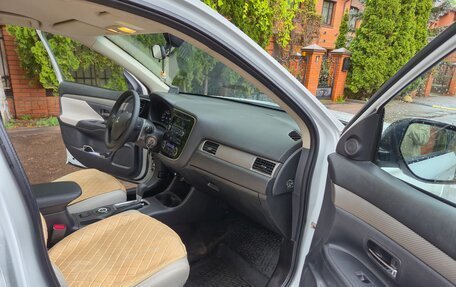 Mitsubishi Outlander III рестайлинг 3, 2013 год, 1 080 000 рублей, 9 фотография