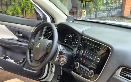 Mitsubishi Outlander III рестайлинг 3, 2013 год, 1 080 000 рублей, 8 фотография