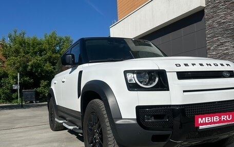 Land Rover Defender II, 2021 год, 6 700 000 рублей, 3 фотография