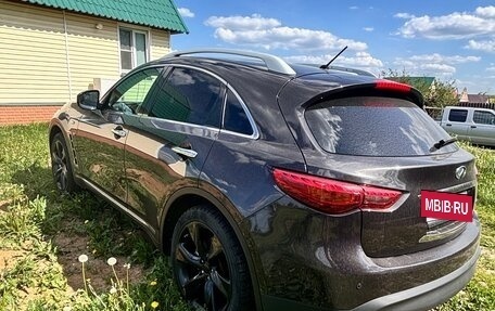 Infiniti QX70, 2015 год, 2 990 000 рублей, 7 фотография