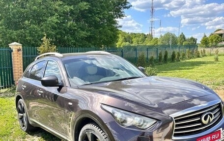 Infiniti QX70, 2015 год, 2 990 000 рублей, 11 фотография