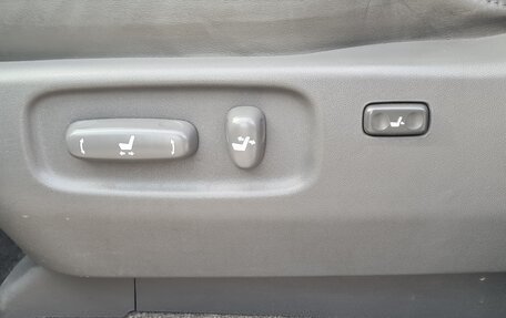 Toyota Land Cruiser Prado 120 рестайлинг, 2008 год, 3 000 000 рублей, 15 фотография