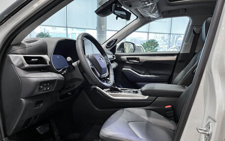 Toyota Highlander, 2025 год, 6 210 000 рублей, 16 фотография