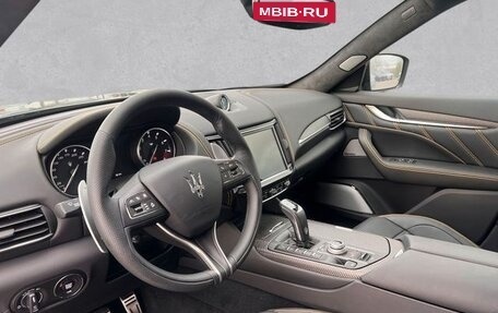 Maserati Levante I, 2024 год, 33 000 000 рублей, 4 фотография
