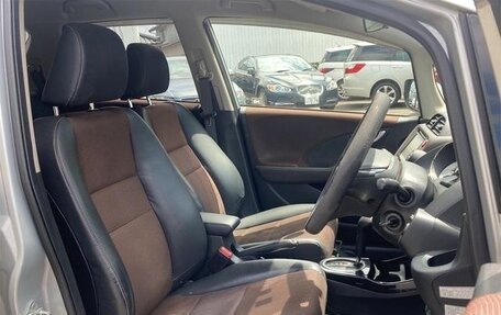 Honda Fit Shuttle I рестайлинг, 2013 год, 730 000 рублей, 20 фотография