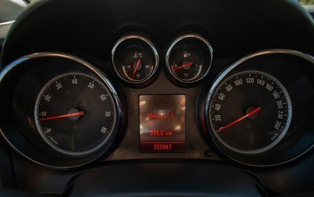 Opel Astra J, 2010 год, 690 000 рублей, 23 фотография