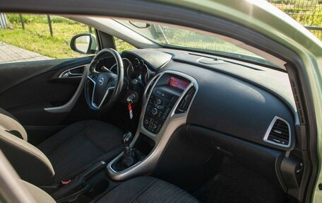 Opel Astra J, 2010 год, 690 000 рублей, 20 фотография