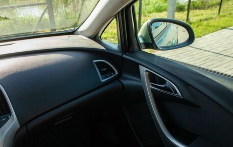 Opel Astra J, 2010 год, 690 000 рублей, 36 фотография