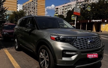 Ford Explorer VI, 2020 год, 4 850 000 рублей, 2 фотография