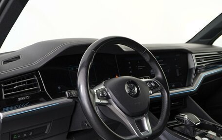 Volkswagen Touareg III, 2019 год, 4 999 000 рублей, 13 фотография