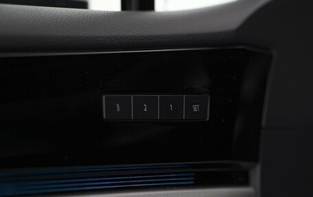 Volkswagen Touareg III, 2019 год, 4 999 000 рублей, 19 фотография