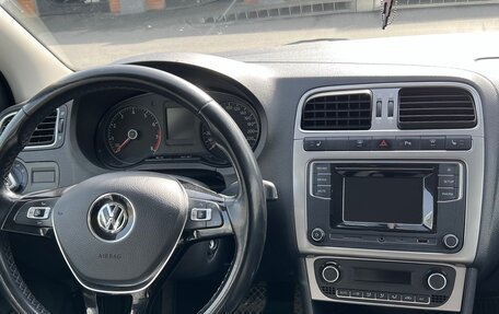 Volkswagen Polo VI (EU Market), 2016 год, 1 200 000 рублей, 2 фотография