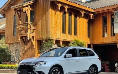 Mitsubishi Outlander III рестайлинг 3, 2022 год, 2 300 000 рублей, 1 фотография