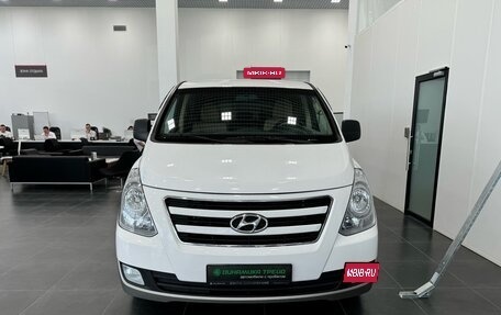 Hyundai H-1 II рестайлинг, 2018 год, 2 835 000 рублей, 2 фотография