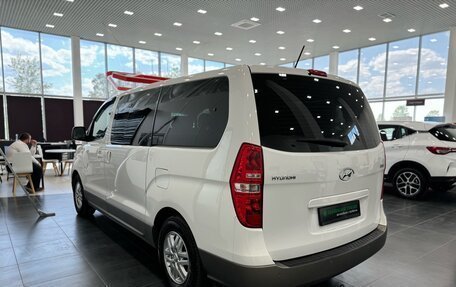 Hyundai H-1 II рестайлинг, 2018 год, 2 835 000 рублей, 7 фотография