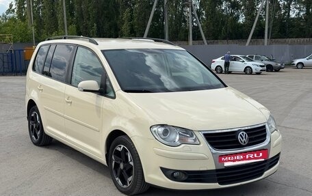 Volkswagen Touran III, 2008 год, 1 250 000 рублей, 3 фотография