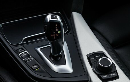 BMW 3 серия, 2018 год, 3 300 000 рублей, 21 фотография