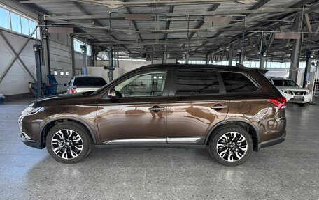 Mitsubishi Outlander III рестайлинг 3, 2021 год, 2 900 000 рублей, 6 фотография