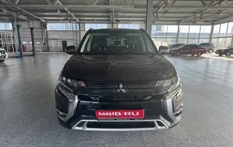 Mitsubishi Outlander III рестайлинг 3, 2021 год, 2 900 000 рублей, 7 фотография