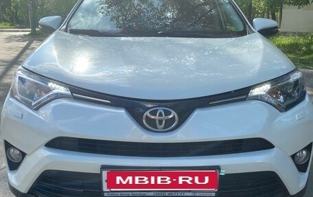 Toyota RAV4, 2016 год, 2 499 000 рублей, 3 фотография
