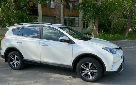 Toyota RAV4, 2016 год, 2 499 000 рублей, 14 фотография