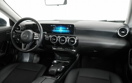 Mercedes-Benz CLA, 2020 год, 3 190 000 рублей, 14 фотография