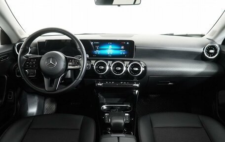Mercedes-Benz CLA, 2020 год, 3 190 000 рублей, 15 фотография