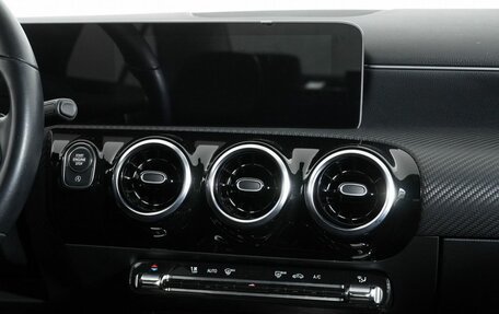 Mercedes-Benz CLA, 2020 год, 3 190 000 рублей, 22 фотография
