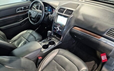 Ford Explorer VI, 2018 год, 2 950 000 рублей, 17 фотография