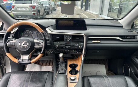 Lexus RX IV рестайлинг, 2016 год, 2 899 000 рублей, 12 фотография