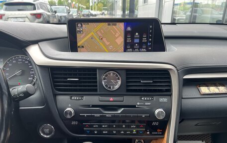 Lexus RX IV рестайлинг, 2016 год, 2 899 000 рублей, 13 фотография