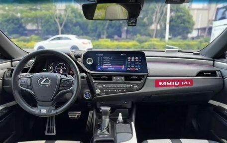 Lexus ES VII, 2022 год, 3 850 055 рублей, 7 фотография