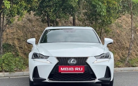 Lexus IS III, 2017 год, 2 450 055 рублей, 2 фотография