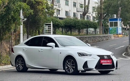 Lexus IS III, 2017 год, 2 450 055 рублей, 3 фотография