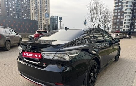 Toyota Camry, 2021 год, 3 750 000 рублей, 4 фотография
