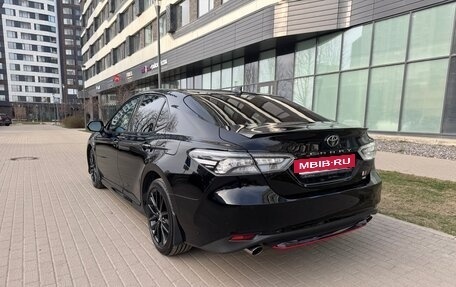 Toyota Camry, 2021 год, 3 750 000 рублей, 6 фотография
