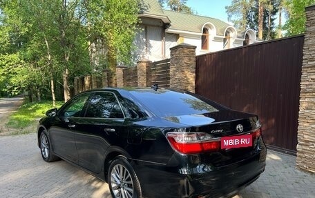 Toyota Camry, 2017 год, 1 850 000 рублей, 4 фотография