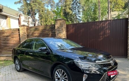 Toyota Camry, 2017 год, 1 850 000 рублей, 2 фотография