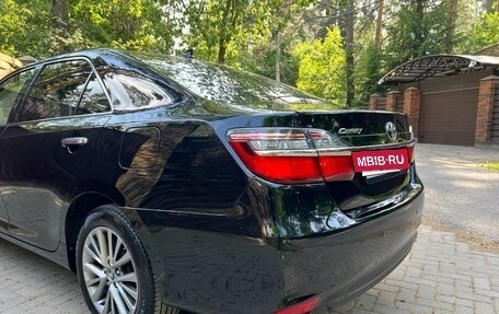 Toyota Camry, 2017 год, 1 850 000 рублей, 5 фотография
