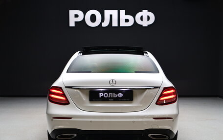 Mercedes-Benz E-Класс, 2017 год, 3 390 000 рублей, 4 фотография