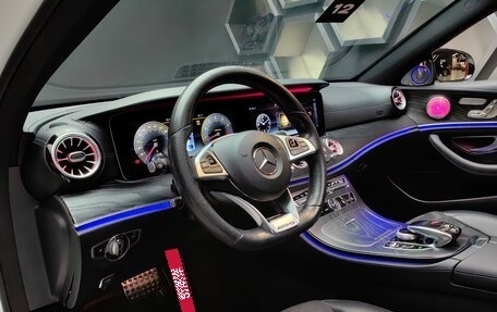 Mercedes-Benz E-Класс, 2017 год, 3 390 000 рублей, 16 фотография