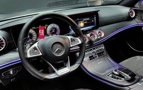 Mercedes-Benz E-Класс, 2017 год, 3 390 000 рублей, 17 фотография
