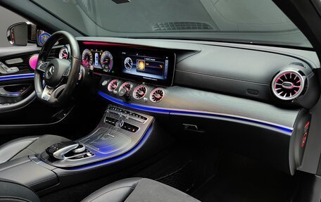 Mercedes-Benz E-Класс, 2017 год, 3 390 000 рублей, 25 фотография