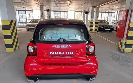 Smart Fortwo III, 2018 год, 1 090 000 рублей, 2 фотография