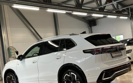 Volkswagen Tiguan, 2024 год, 3 999 000 рублей, 3 фотография